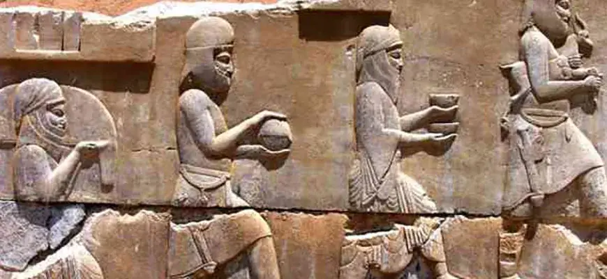 the-history-of-gift-giving-from-ancient-bonds-to-modern-culture